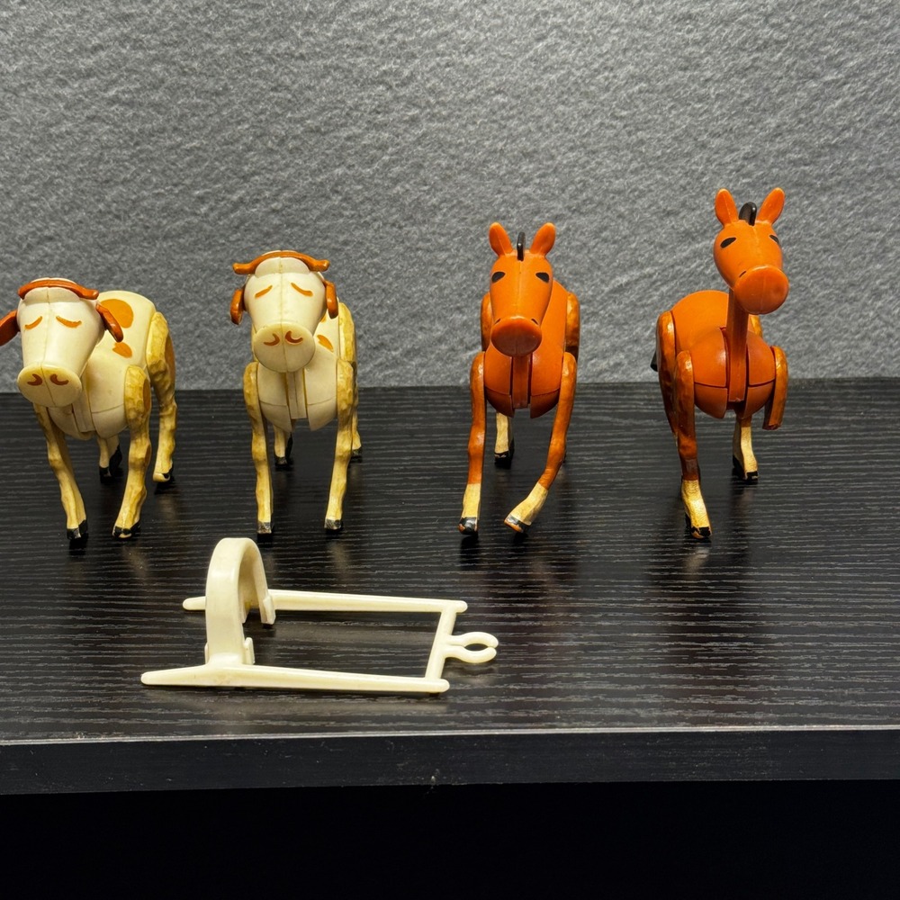 Vintage Fisher-Price Little People Farm Animals Set 2 Cows 2 Horses with Harness - Picture 4 of 10